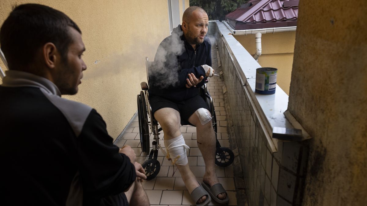 Fotoreportáž z vojenské nemocnice: Tady léčí zraněné z fronty